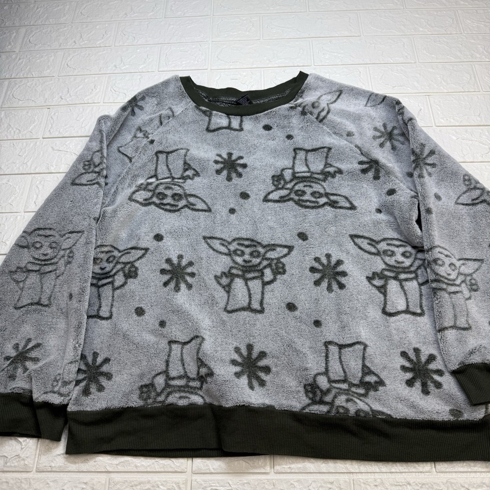 Star Wars Womens XL Sweatshirt Baby Yoda Grogu Mandalorian Pullover Green Fleece